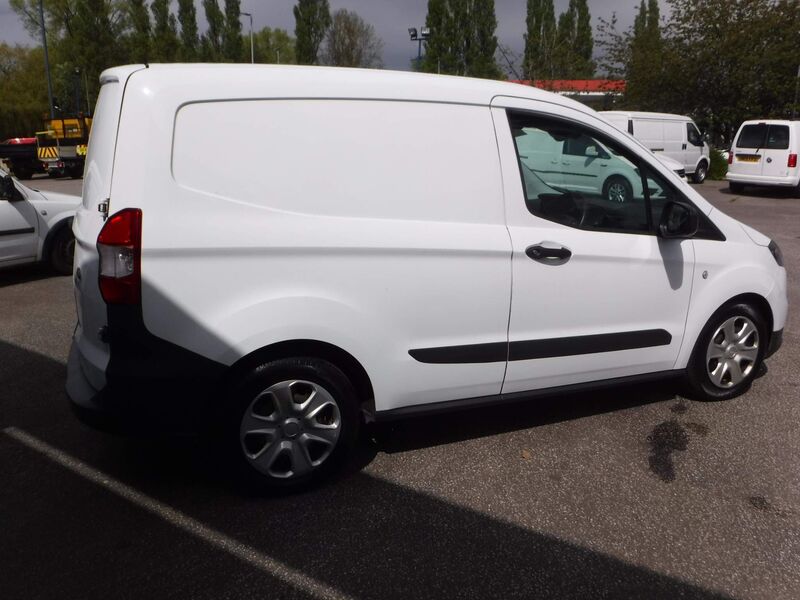 FORD TRANSIT COURIER