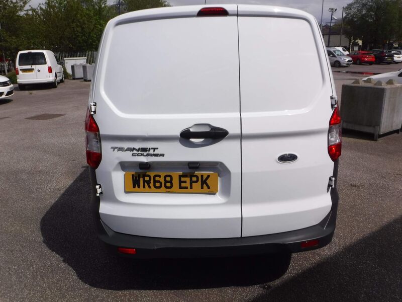 FORD TRANSIT COURIER