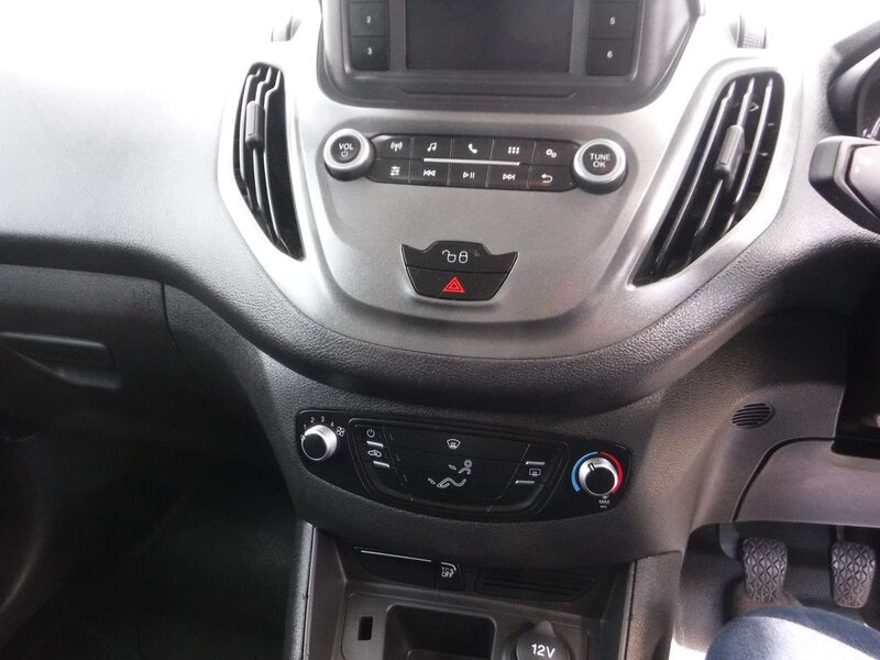 FORD TRANSIT COURIER